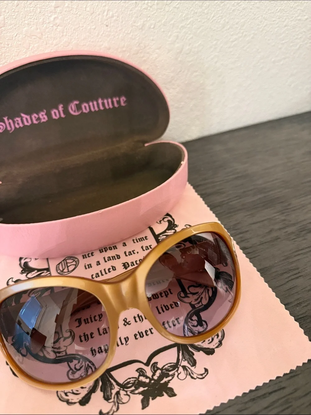 Juicy Couture Gold Oversized Sunglasses with Pink Case and Cloth